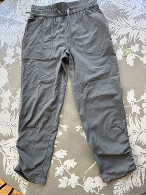 Lululemon Women’s Lightweight Drawstring Jogger Pants -Greenish grey size 6 NWOT